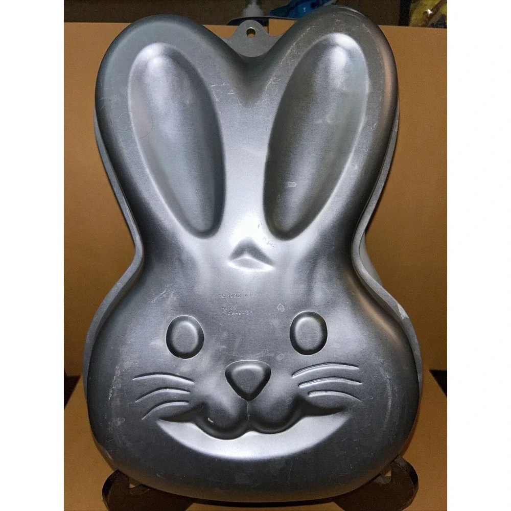 Wilton ©1992 bunny